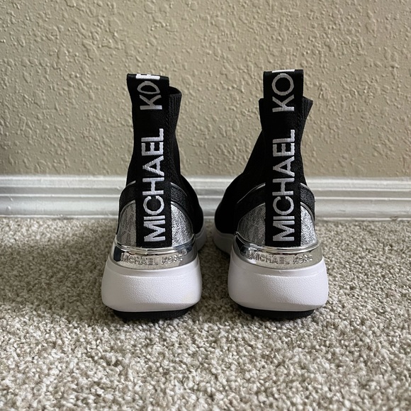 Michael Kors Sock Sneakers size 5 black & white - Picture 2 of 6